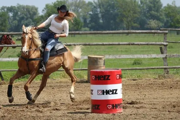 Srdečně Vás zveme na westernové závody!