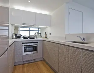 Project m20 - baterie stojánková