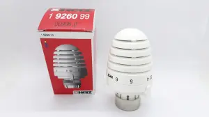 Termostatická hlavice 'D' se třmeny nebo pružnou západkou