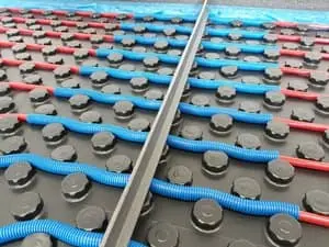 Dilatační T-profil se samolepící vrstvou