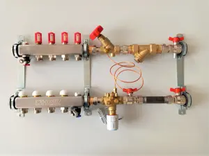 HerzFLAT UFH VS-TS - bytový regulační a měřící rozdělovač