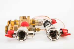 Dynamické regulační sety pro rozdělovače nerez a mosaz - spodní připojení s adaptérem pro měřič tepla s VS-TS ventilem - DN20