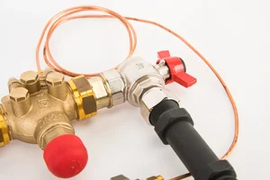 Dynamické regulační sety pro rozdělovače nerez a mosaz - spodní připojení s adaptérem pro měřič tepla s VS-TS ventilem - DN20