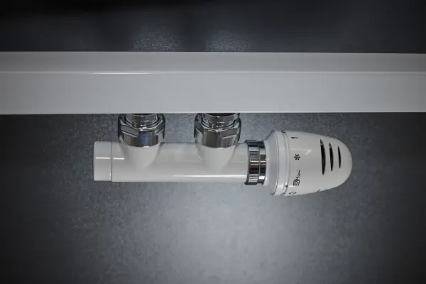 Set pro středové připojení těles - bílý / chrom